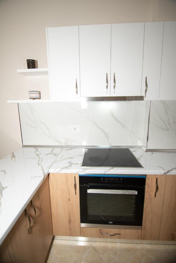 Ami Apartament Vlorë Esterno foto