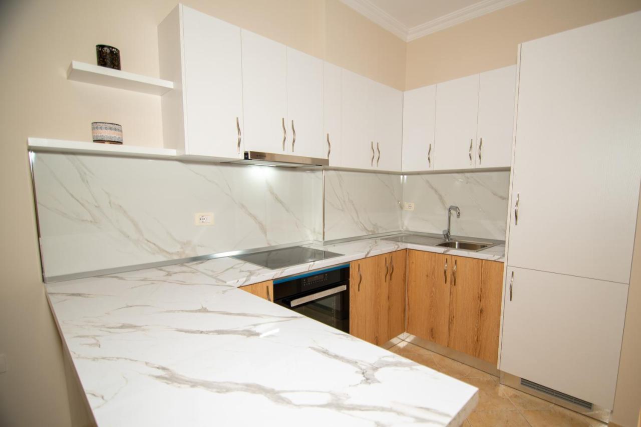 Ami Apartament Vlorë Esterno foto