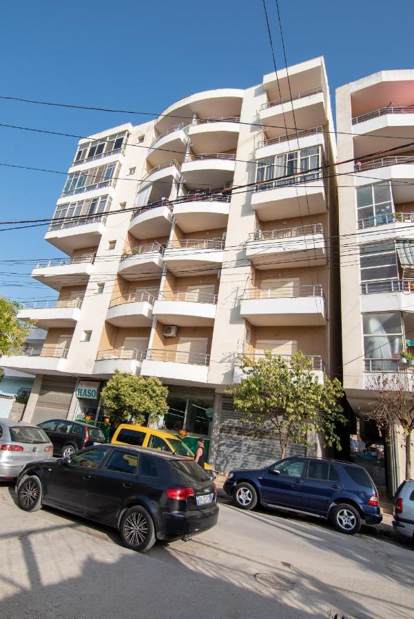 Ami Apartament Vlorë Esterno foto