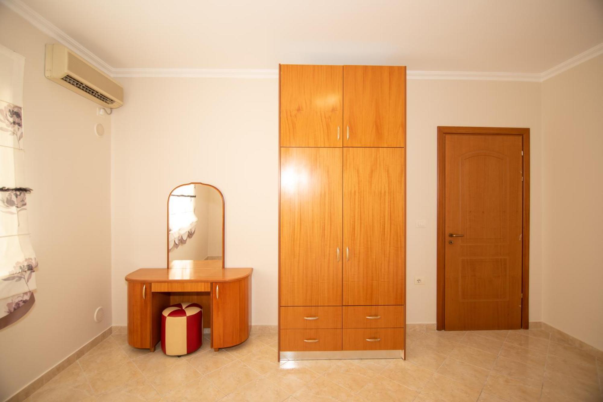 Ami Apartament Vlorë Esterno foto