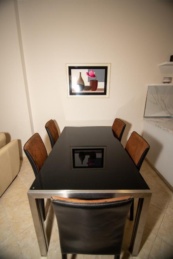 Ami Apartament Vlorë Esterno foto