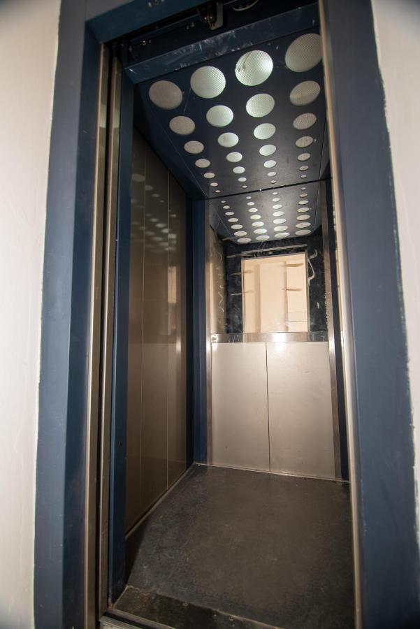 Ami Apartament Vlorë Esterno foto