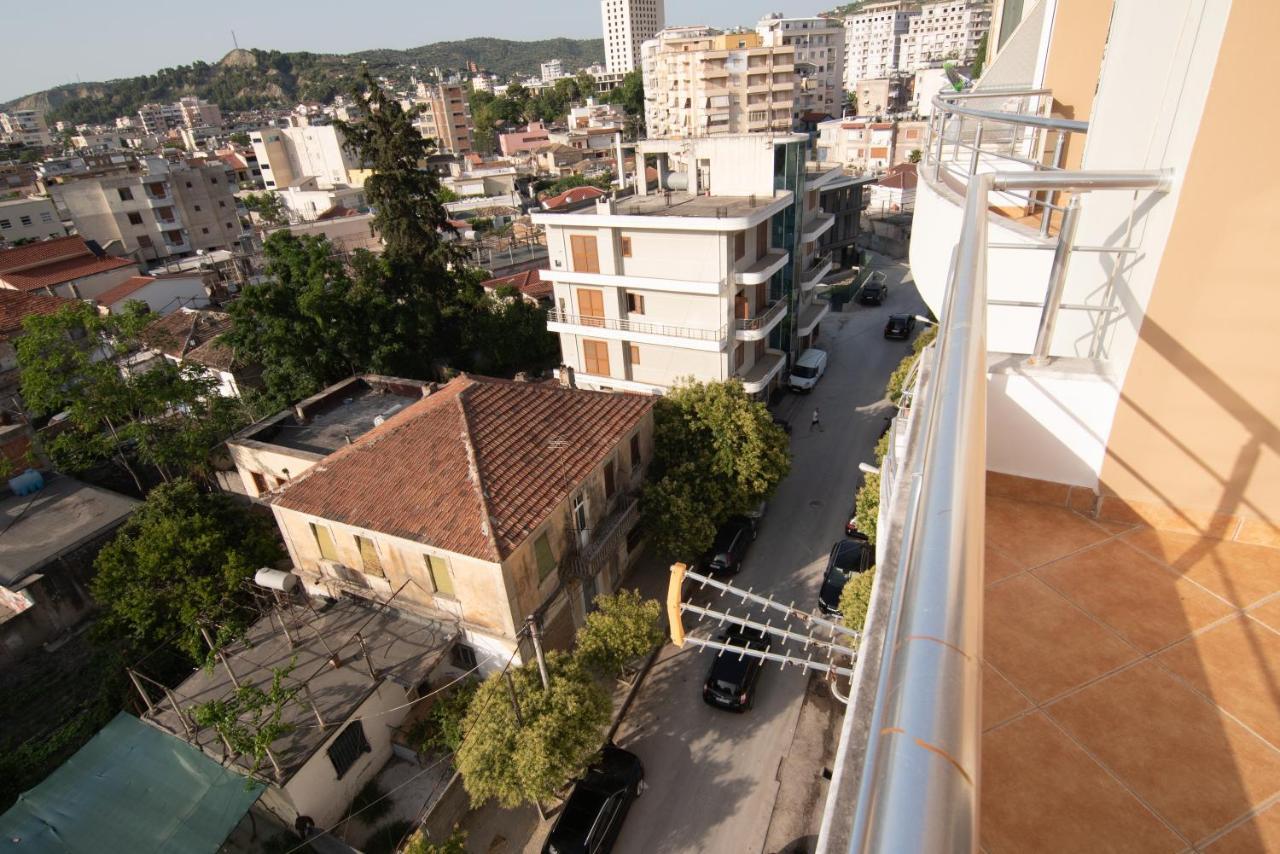 Ami Apartament Vlorë Esterno foto