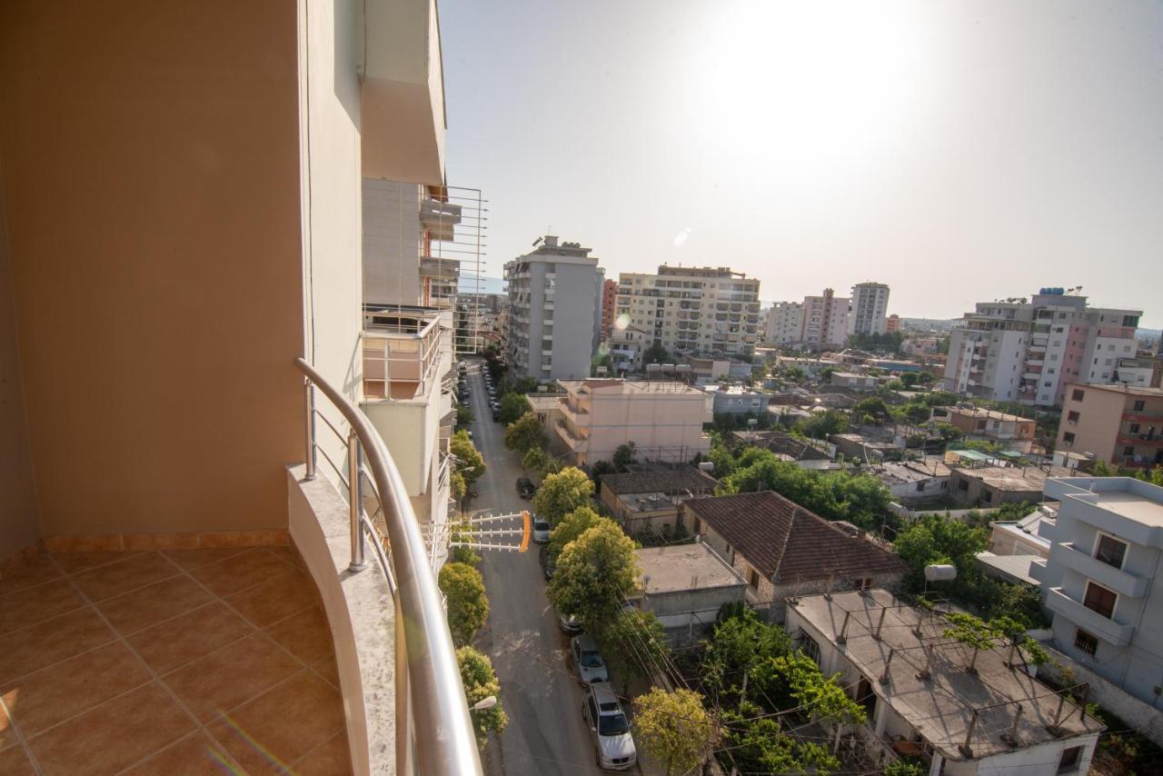 Ami Apartament Vlorë Esterno foto